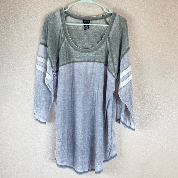 Torrid Green and Gray Striped Sleeve Burnout Tee 2 - Picture 1 of 8